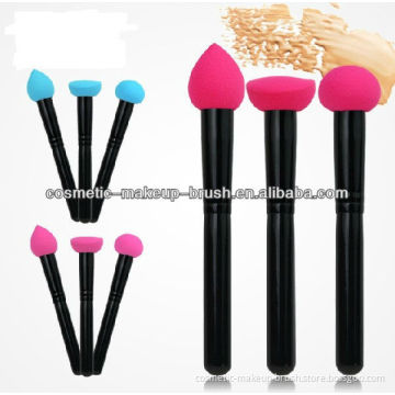 Professional cosmetic sponge brush